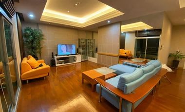 For rent 2 bedrooms condo in Pathum Wan, Bangkok