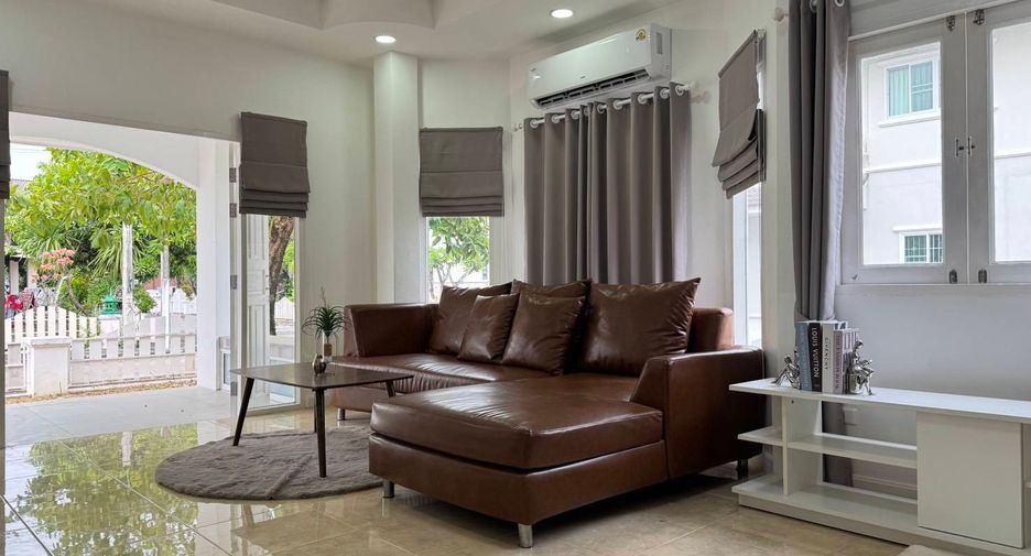 For rent 4 ベッドルーム house in San Sai, Chiang Mai