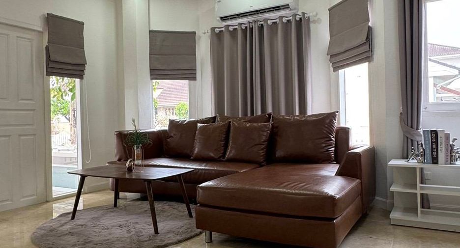For rent 4 ベッドルーム house in San Sai, Chiang Mai