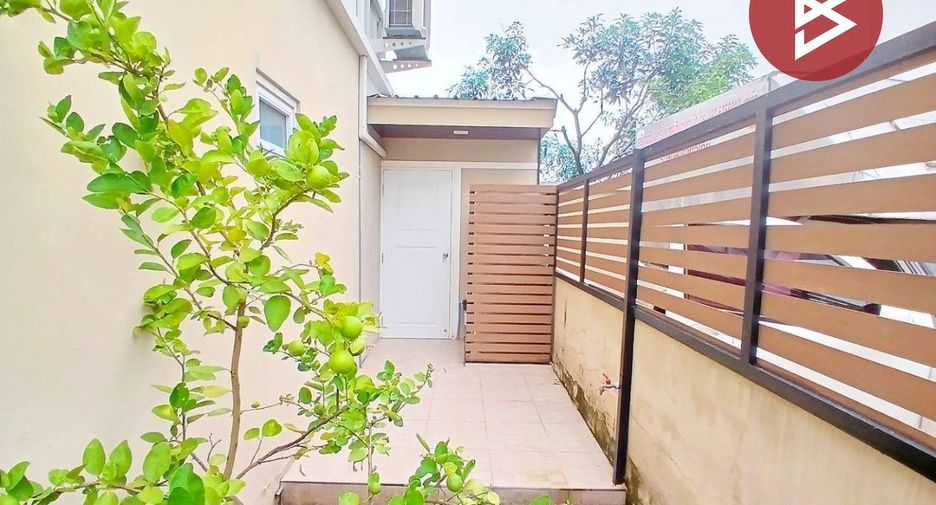 Reihenhaus zum Kauf mit 3 Zimmer in Bang Phli, Samut Prakan