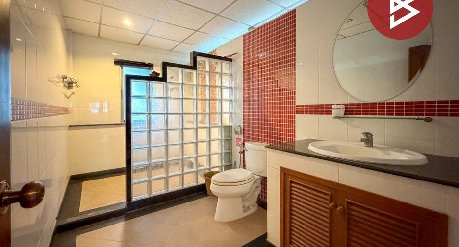 For sale 4 bedrooms townhouse in Rat Burana, Bangkok