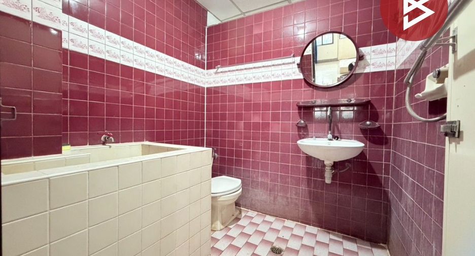 For sale 4 bedrooms townhouse in Rat Burana, Bangkok