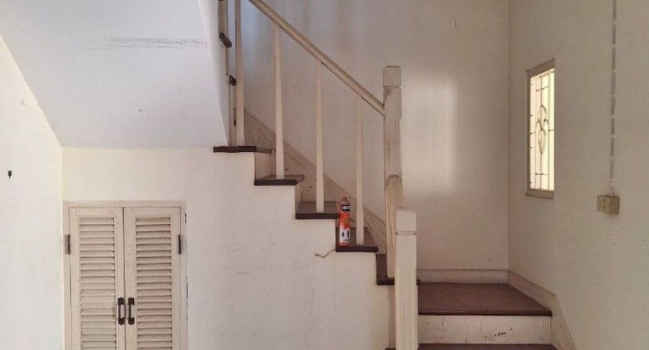 For sale 3 bedrooms townhouse in Mueang Chachoengsao, Chachoengsao