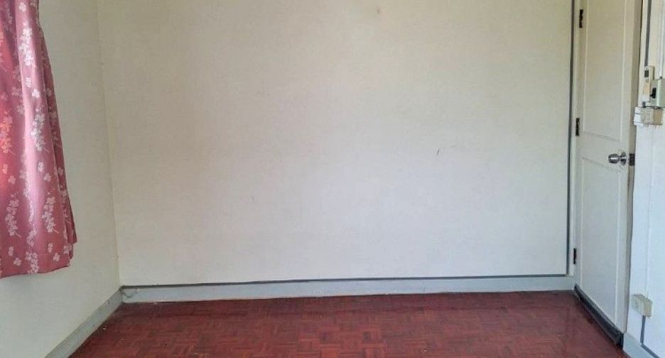 For sale 3 bedrooms townhouse in Mueang Chachoengsao, Chachoengsao