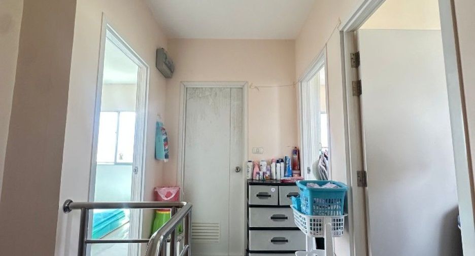 For sale 3 bedrooms townhouse in Mueang Chon Buri, Chonburi
