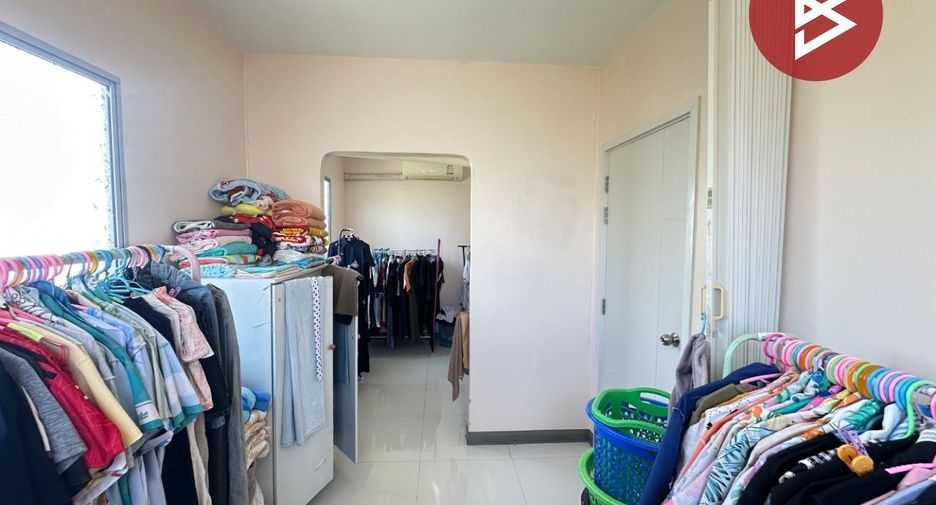 For sale 3 bedrooms townhouse in Mueang Chon Buri, Chonburi