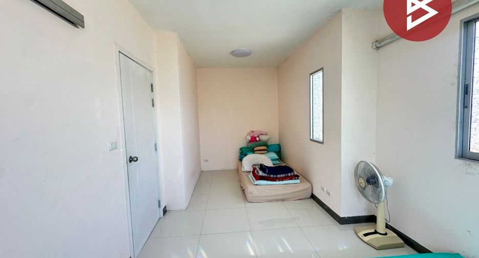 For sale 3 bedrooms townhouse in Mueang Chon Buri, Chonburi