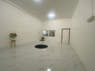 Reihenhaus zum Kauf mit 5 Zimmer in Thung Khru, Bangkok