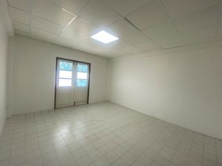 Reihenhaus zum Kauf mit 5 Zimmer in Thung Khru, Bangkok