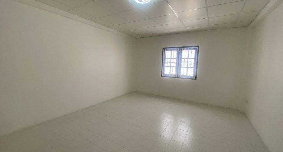 Reihenhaus zum Kauf mit 5 Zimmer in Thung Khru, Bangkok