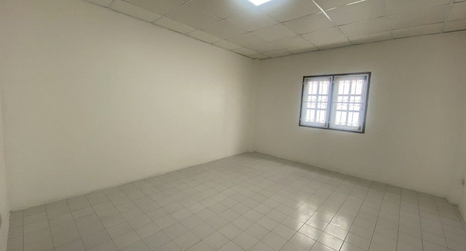 Reihenhaus zum Kauf mit 5 Zimmer in Thung Khru, Bangkok