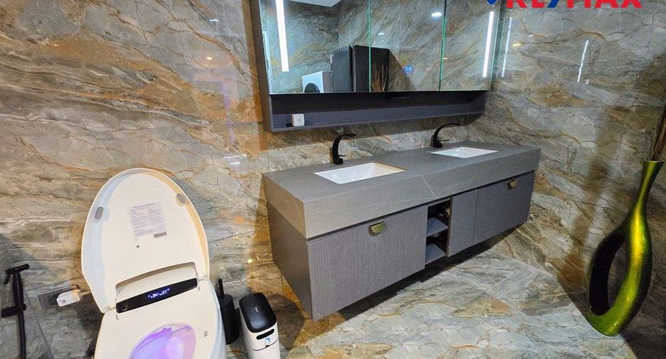 For sale 3 bedrooms condo 