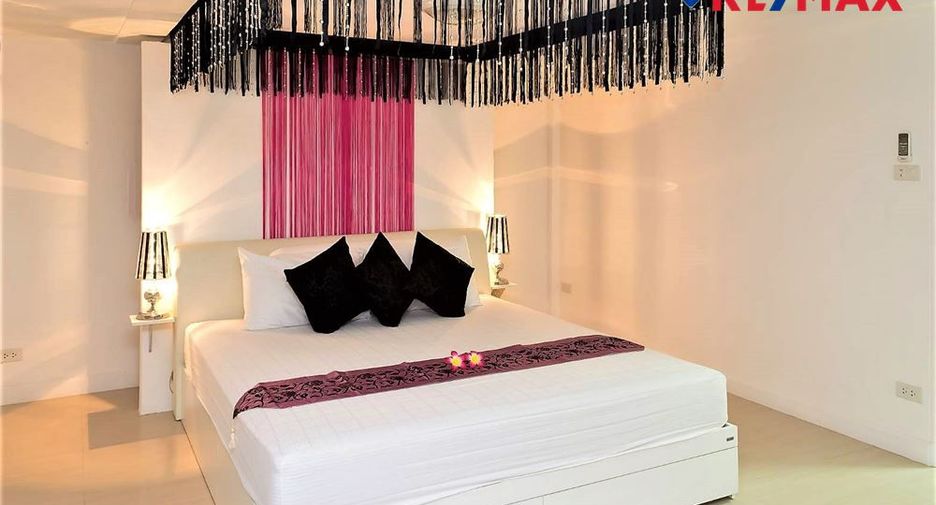 For sale 5 bedrooms house in Pratumnak, Pattaya