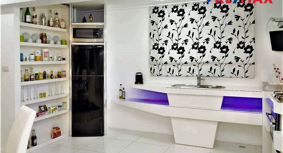 For sale 5 bedrooms house in Pratumnak, Pattaya