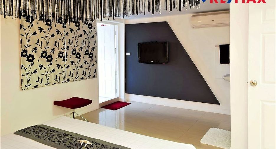 For sale 5 bedrooms house in Pratumnak, Pattaya