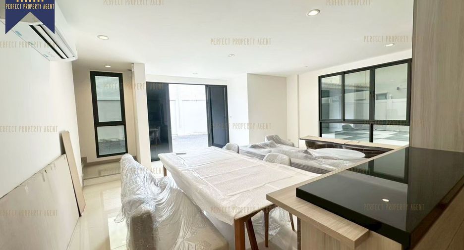 For sale 3 bedrooms house in Prawet, Bangkok