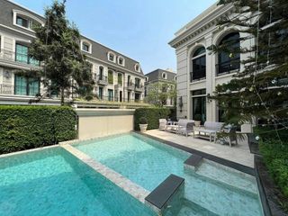 For sale 5 bedrooms house in Yan Nawa, Bangkok