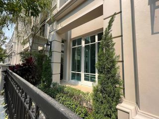 For sale 5 bedrooms house in Yan Nawa, Bangkok