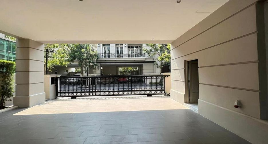 For sale 5 bedrooms house in Yan Nawa, Bangkok
