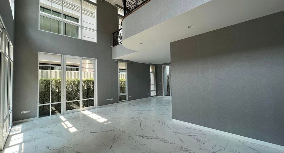 For sale 5 bedrooms house in Yan Nawa, Bangkok