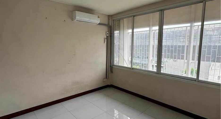 ให้เช่า พื้นที่ค้าปลีก ใน พระโขนง, กรุงเทพฯ