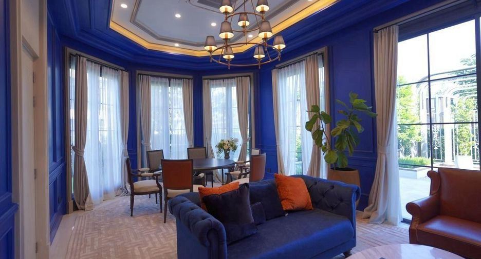 For sale 5 bedrooms house in Bang Kapi, Bangkok