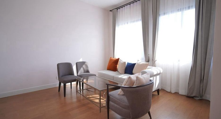 For sale 5 bedrooms house in Bang Kapi, Bangkok