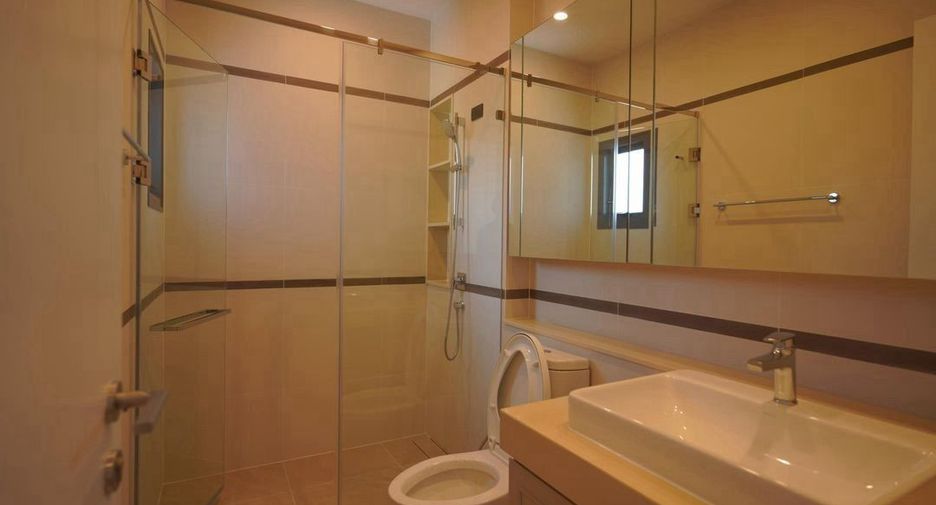 For sale 5 bedrooms house in Bang Kapi, Bangkok