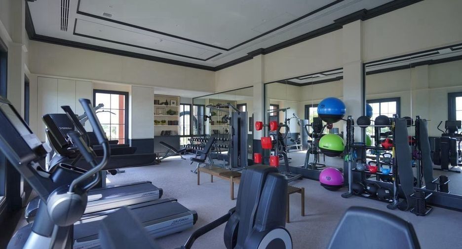 For sale 5 bedrooms house in Bang Kapi, Bangkok