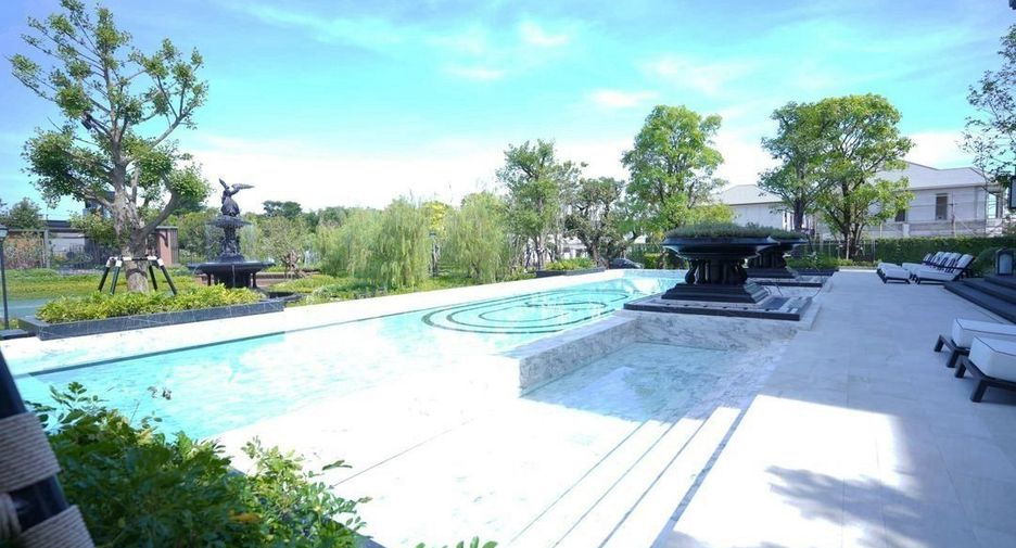 For sale 5 bedrooms house in Bang Kapi, Bangkok