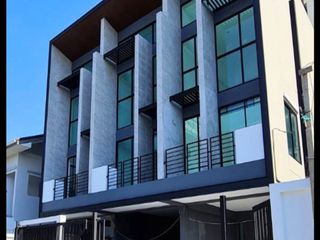 Reihenhaus zur Miete und zum Kauf mit 6 Zimmer in Wang Thonglang, Bangkok