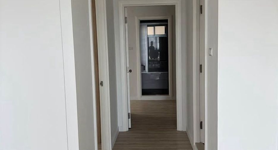 For rent 3 bedrooms condo in Yan Nawa, Bangkok