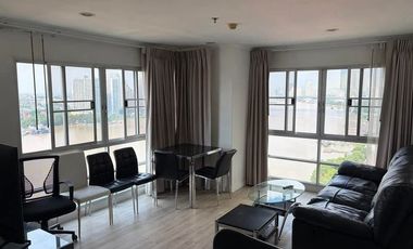 Condo en alquiler de 3 habitaciones en Yan Nawa, Bangkok