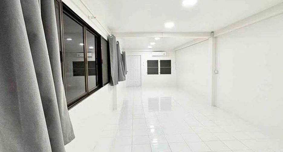 Haus zur Miete mit 5 Zimmer in Chatuchak, Bangkok