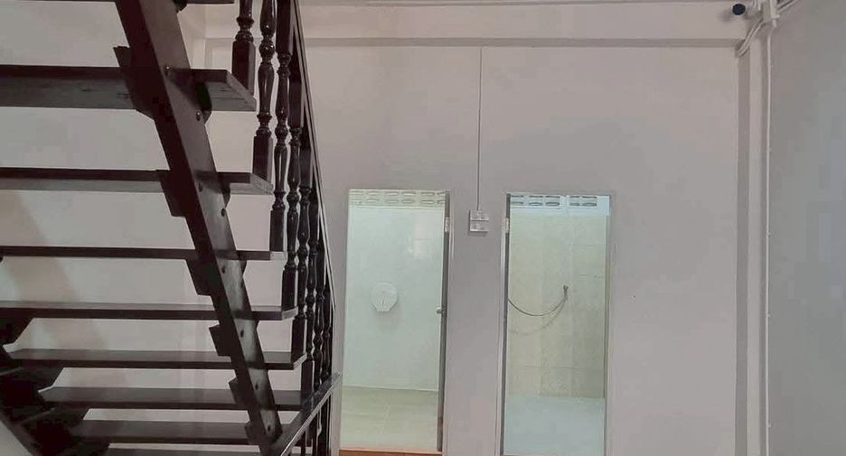 For rent 3 bedrooms retail Space in Phra Khanong, Bangkok