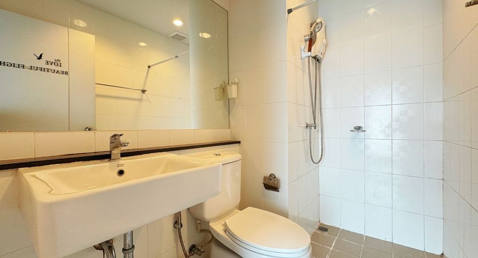 For rent 1 bed condo in Bang Kapi, Bangkok