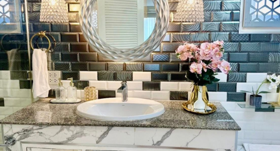 For rent and for sale 4 bedrooms townhouse in Lat Phrao, Bangkok