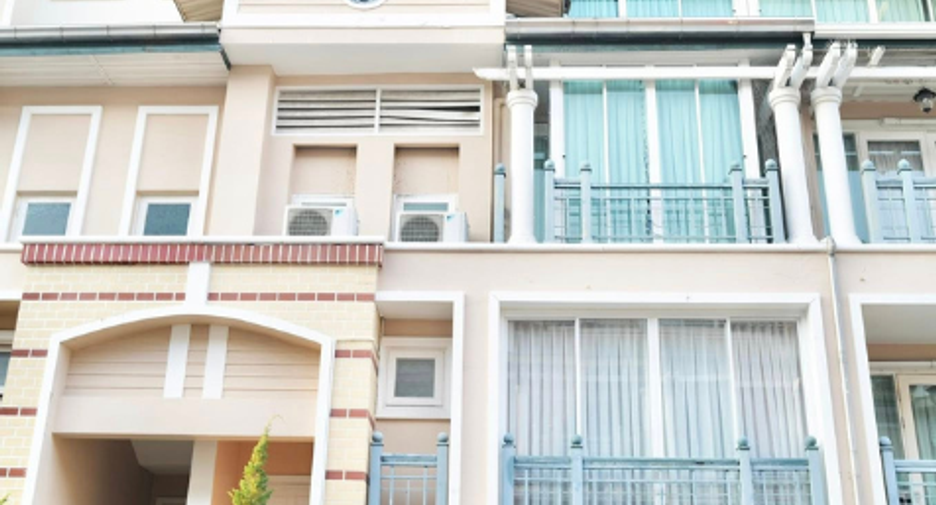 For rent and for sale 4 bedrooms townhouse in Lat Phrao, Bangkok