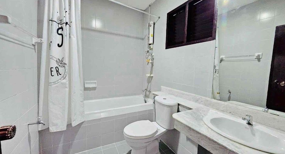 À vendre 2 chambres maison de ville à San Sai, Chiang Mai