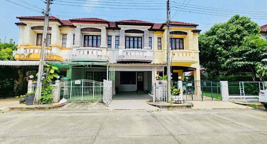 À vendre 2 chambres maison de ville à San Sai, Chiang Mai