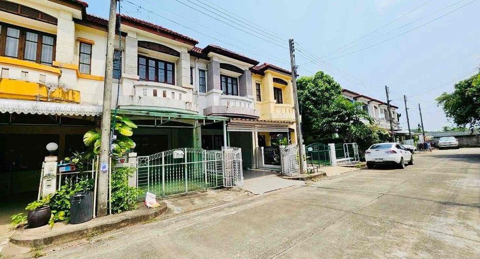 À vendre 2 chambres maison de ville à San Sai, Chiang Mai