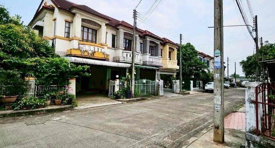 À vendre 2 chambres maison de ville à San Sai, Chiang Mai
