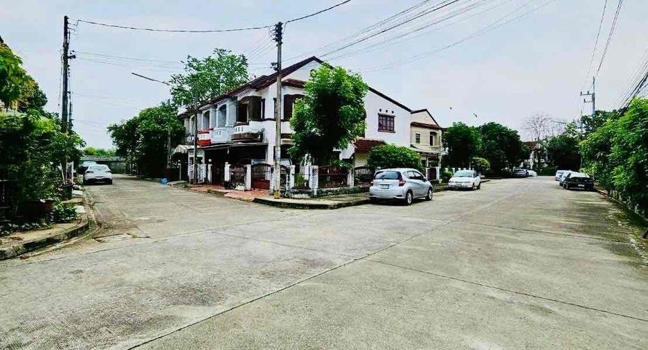 À vendre 2 chambres maison de ville à San Sai, Chiang Mai