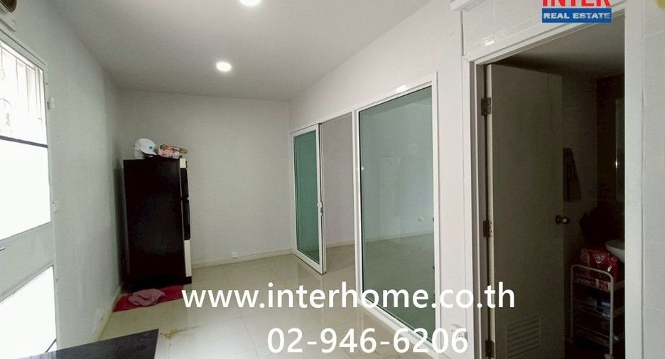 For rent and for sale 3 bedrooms townhouse in Khlong Sam Wa, Bangkok