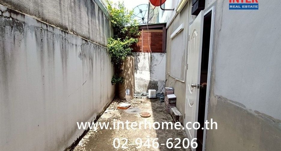 For rent and for sale 3 bedrooms townhouse in Khlong Sam Wa, Bangkok