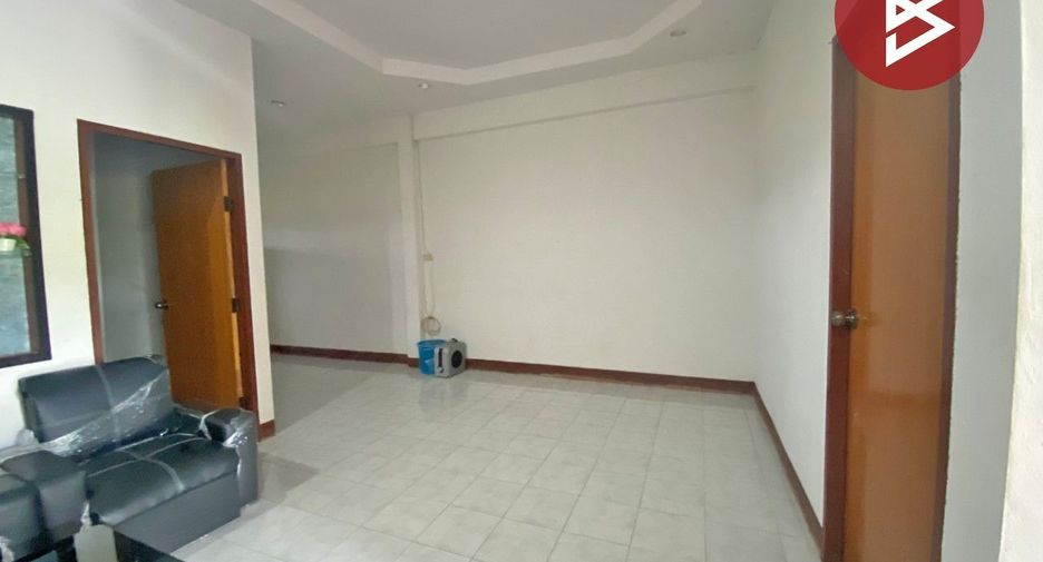 À vendre 2 chambres maison de ville à Mueang Suphanburi, Suphan Buri