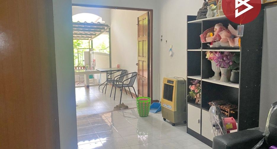 À vendre 2 chambres maison de ville à Mueang Suphanburi, Suphan Buri