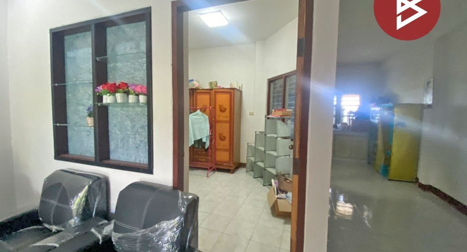 À vendre 2 chambres maison de ville à Mueang Suphanburi, Suphan Buri