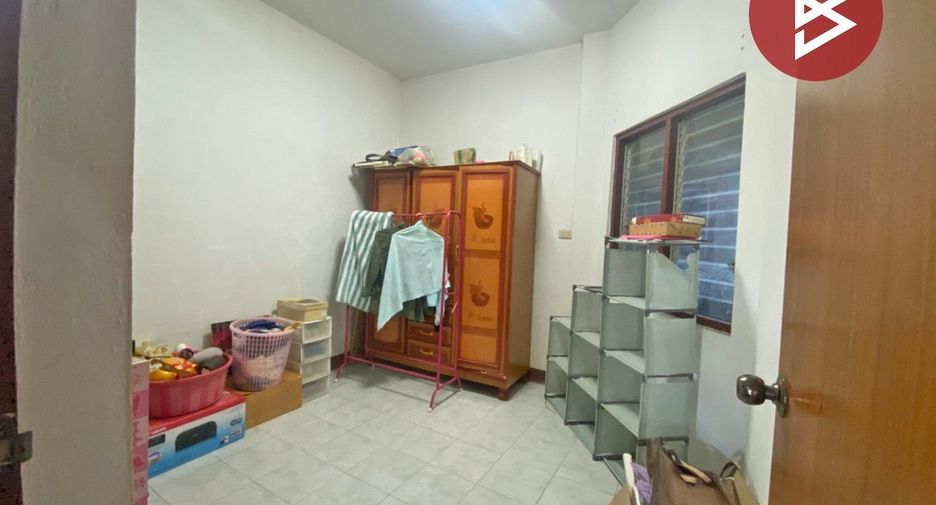 À vendre 2 chambres maison de ville à Mueang Suphanburi, Suphan Buri