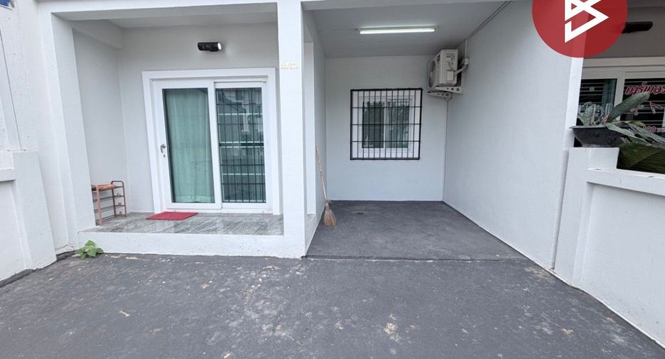 For sale 3 bedrooms townhouse in Mueang Nakhon Pathom, Nakhon Pathom